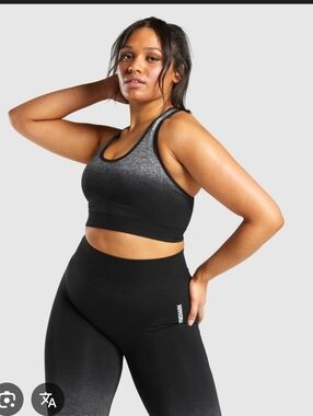Gymshark Adapt Om Seamless Ombre Sports Bra - Black/Grey set Small